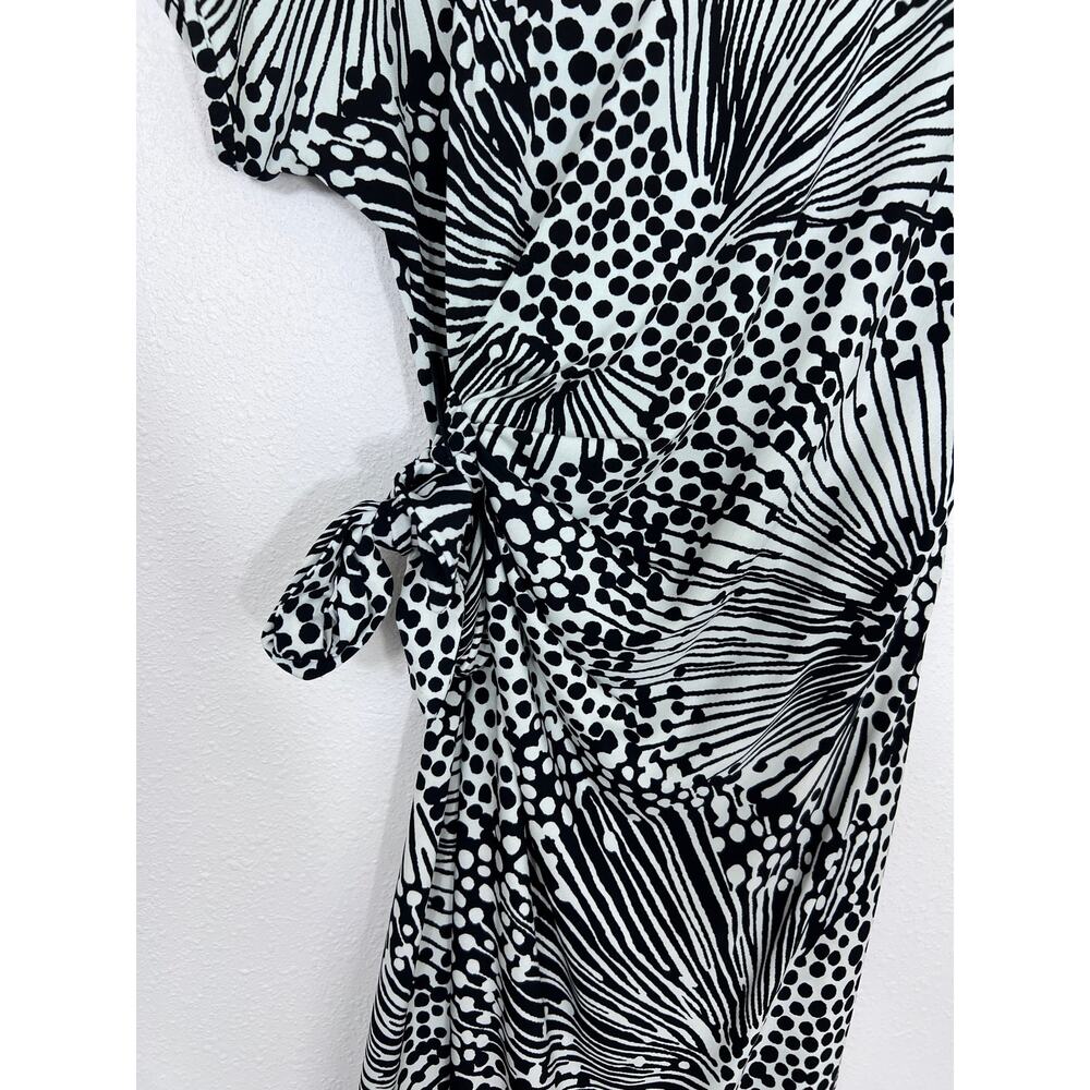 Donna Morgan Black White Abstract Print Tie Waist Dress Size 10 - Picture 2 of 6